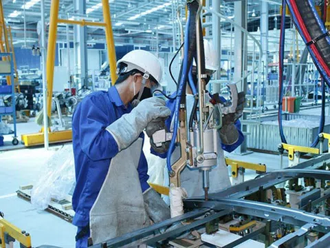 Hôm nay, 11 luật và bộ luật chính thức có hiệu lực