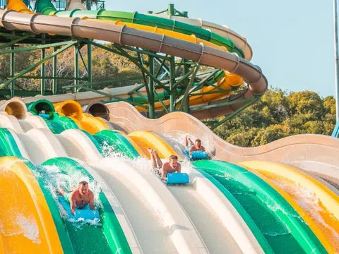 Trọn vẹn hành trình khám phá Công viên nước Aquatopia khiến giới trẻ Châu Á phát cuồng