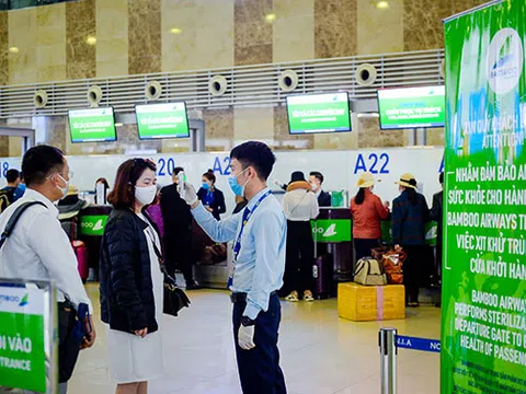 Hưởng lợi từ chính sách phòng dịch của Chính phủ, hành khách đổ xô đi mua vé bay ngày giáp Tết