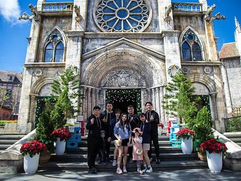 Du lịch Việt Nam 2020: Dấu ấn từ những cuộc vượt bão