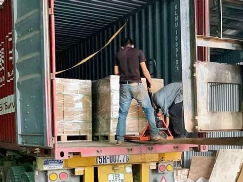 Bắc Giang: Khởi tố giám đốc công ty Hà Nội Solar Technology về tội buôn lậu