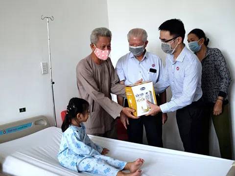 Vinamilk tiếp tục chương trình hỗ trợ kinh phí mổ tim cho trẻ em nghèo trong năm 2021