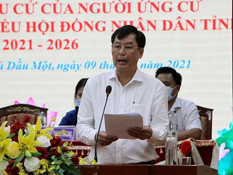 Đồng chí Trần Công Phàn, Phó Bí thư Đảng đoàn, Phó Chủ tịch, Tổng Thư ký Hội Luật gia Việt Nam tiếp tục tiếp xúc cử tri tại tỉnh Bình Dương