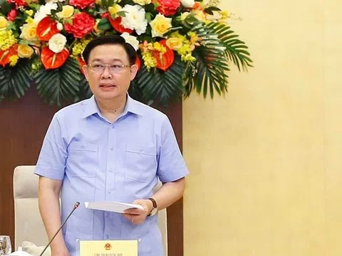 Đẩy nhanh chiến lược vaccine và coi trọng đảm bảo kinh tế vĩ mô