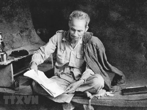 Học, làm theo Bác và trách nhiệm nêu gương